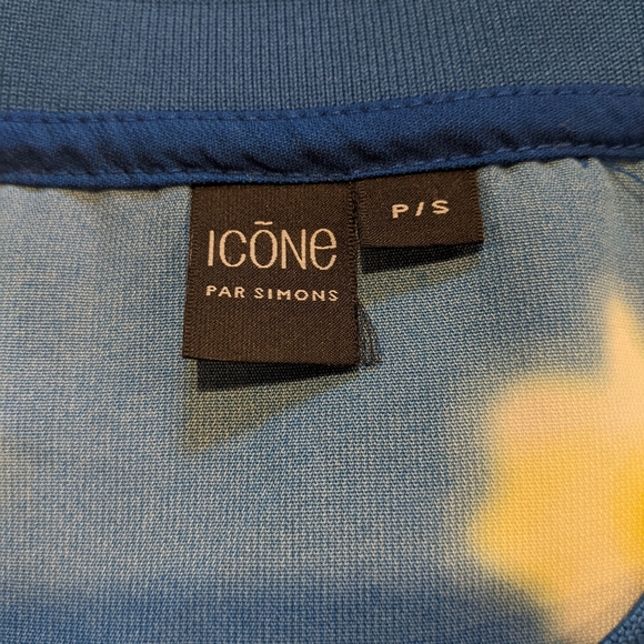 Icōne by Simon's short sleeve top size small - Picture 4 of 4